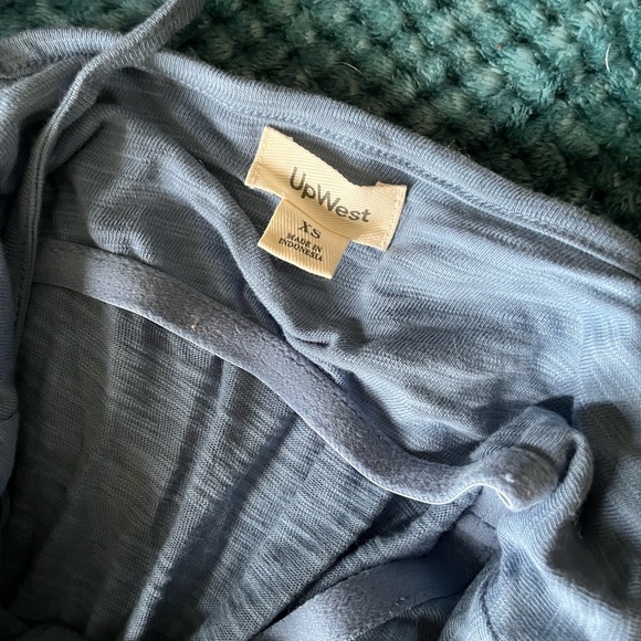 Blue Sleeveless Jumpsuit - Picture 2 of 2